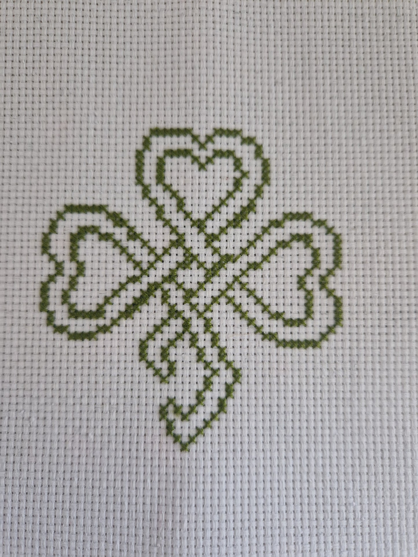 Celtic Cross Stitch Kit - An Shamróg / Shamrock