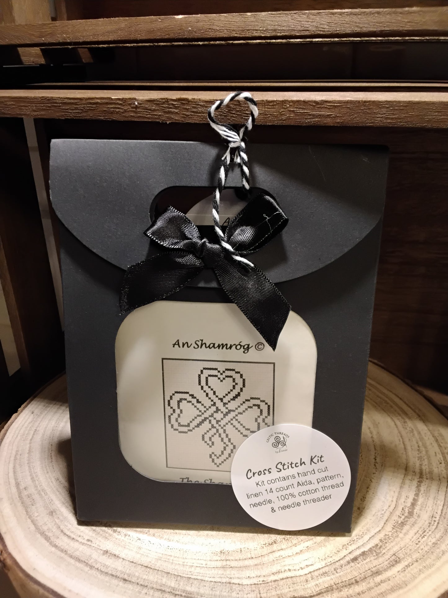 Celtic Cross Stitch Kit - An Shamróg / Shamrock