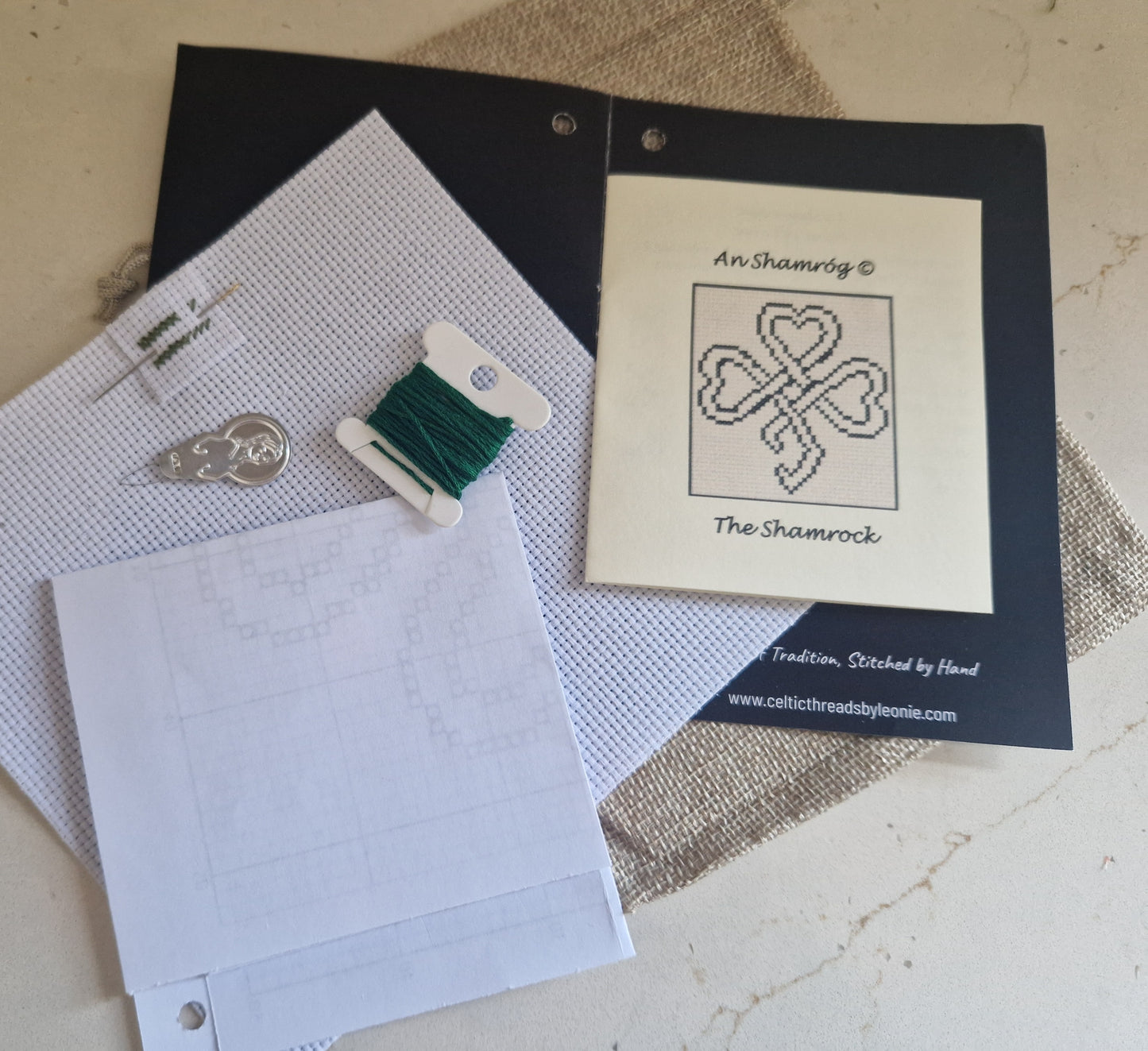 Celtic Cross Stitch Kit - An Shamróg / Shamrock